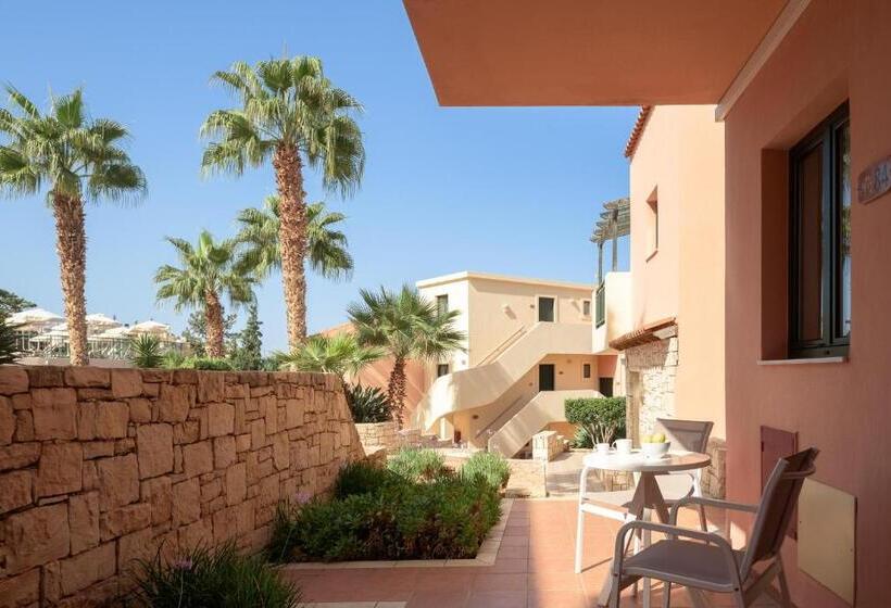 Курорт Asterias Village