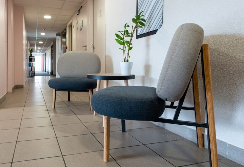 B&b Hotel Cholet Nord