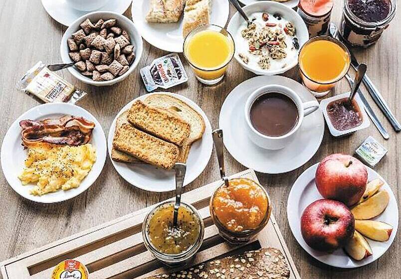 B&b Hotel Cholet Nord