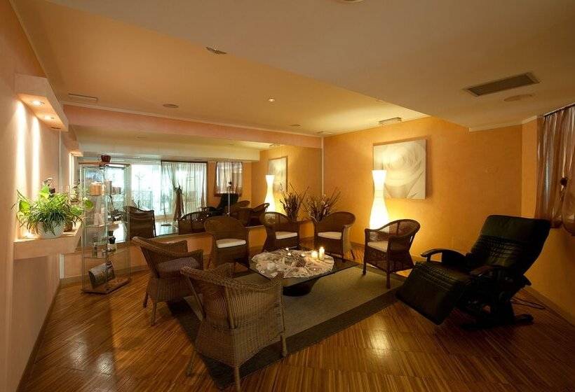 Centro Pineta Family Hotel & Wellness