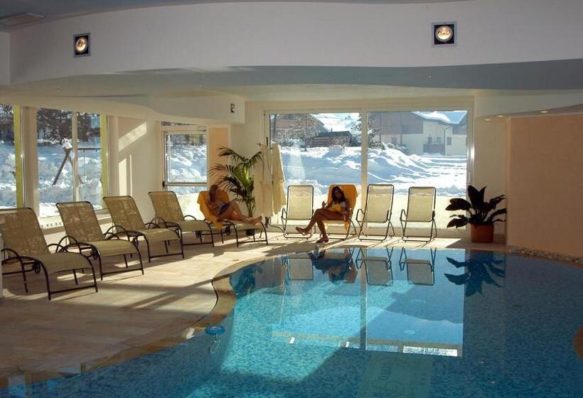 Centro Pineta Family Hotel & Wellness