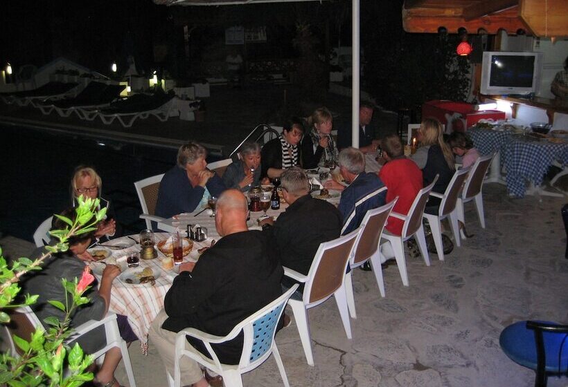 Dasis Hotel & Suites