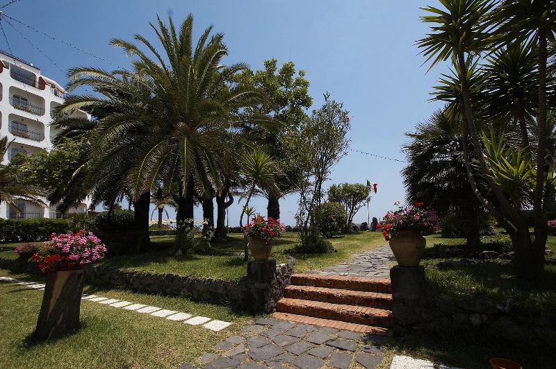 Delta Hotels by Marriott Giardini Naxos