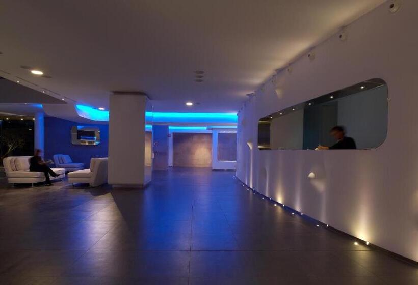 هتل A Point Arezzo Park