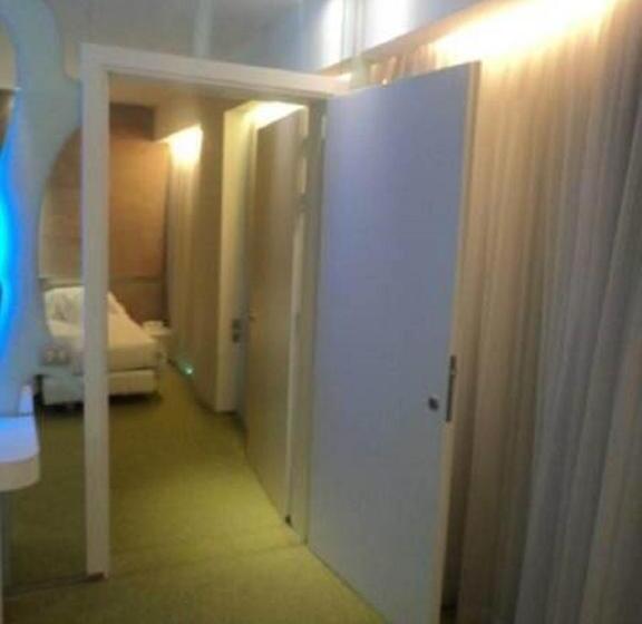 هتل A Point Arezzo Park