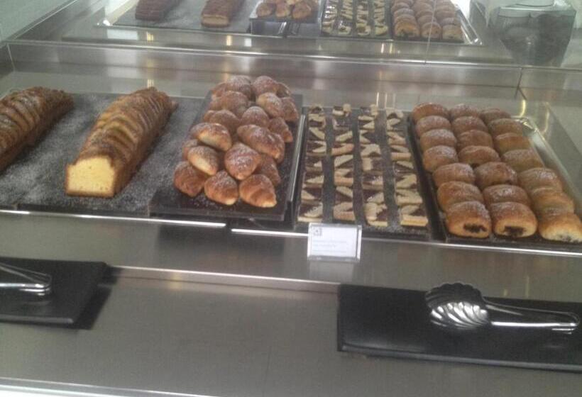 هتل A Point Arezzo Park