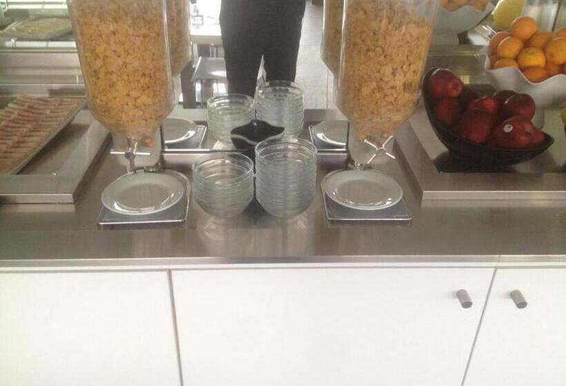 هتل A Point Arezzo Park