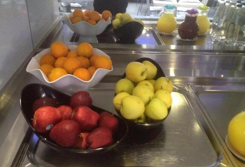 هتل A Point Arezzo Park