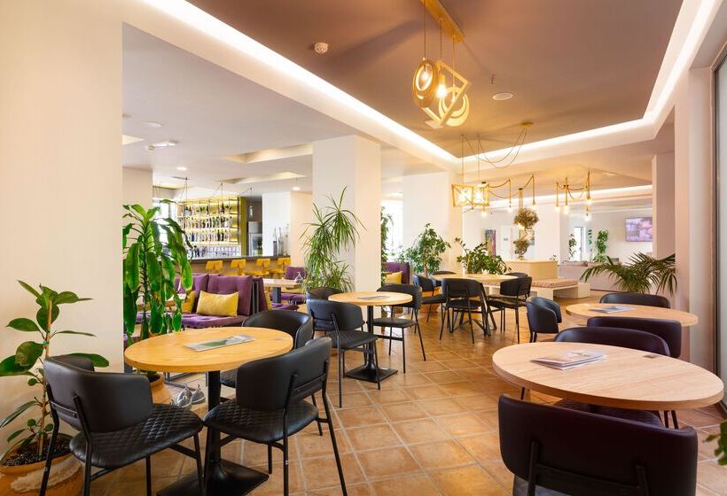 ホテル Alianthos Garden