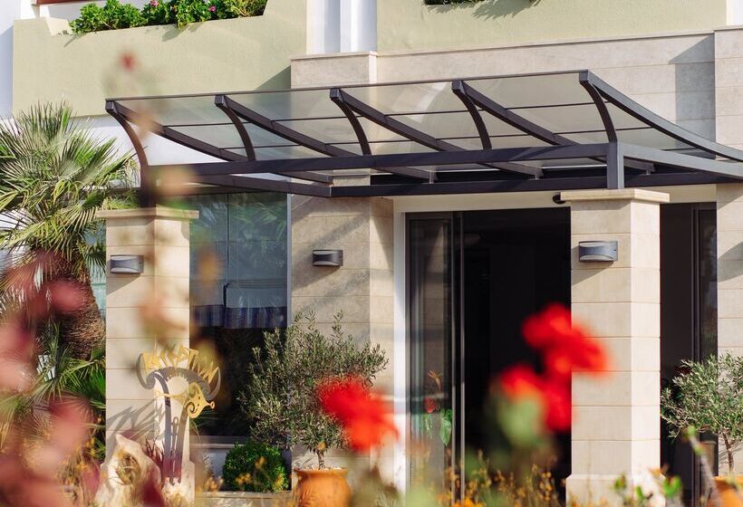 ホテル Alianthos Garden