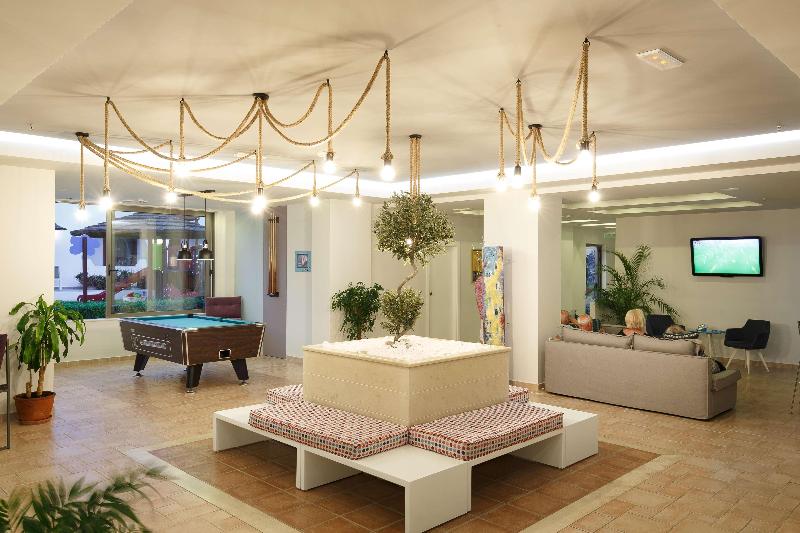 ホテル Alianthos Garden