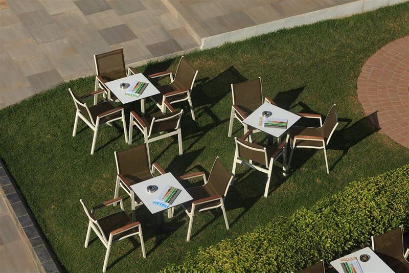 ホテル Alianthos Garden