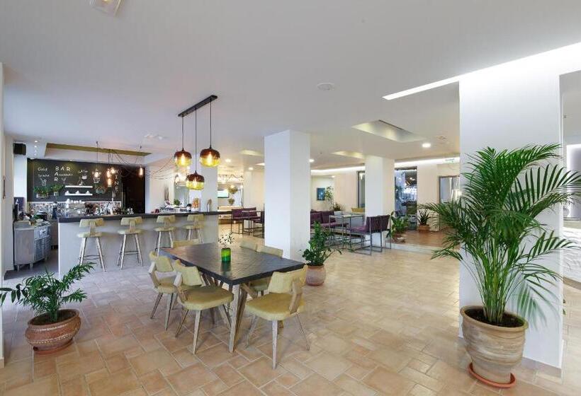 ホテル Alianthos Garden