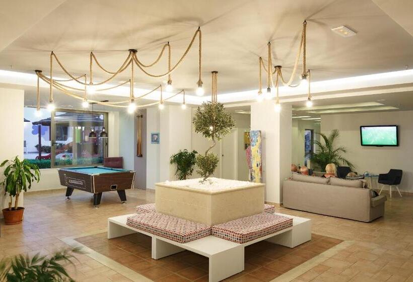 ホテル Alianthos Garden