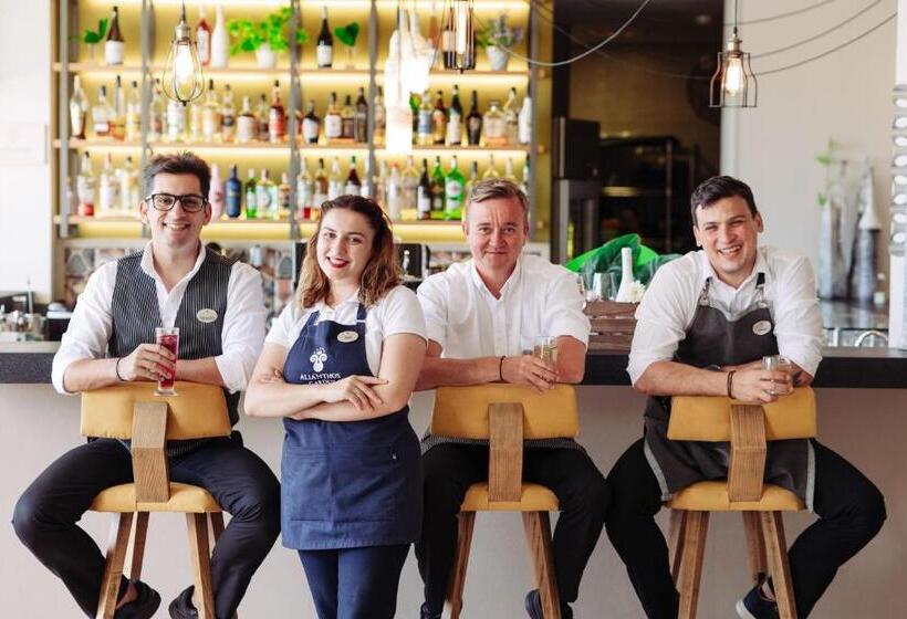 ホテル Alianthos Garden