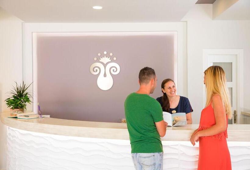 ホテル Alianthos Garden