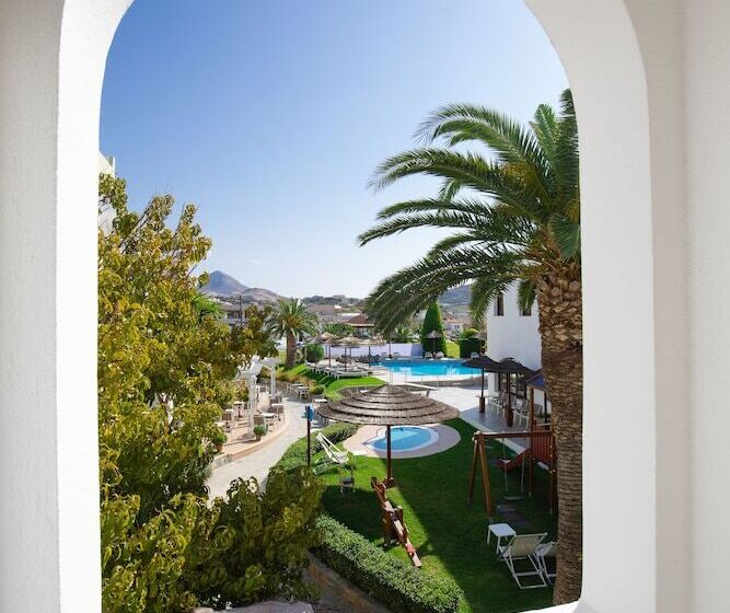 ホテル Alianthos Garden