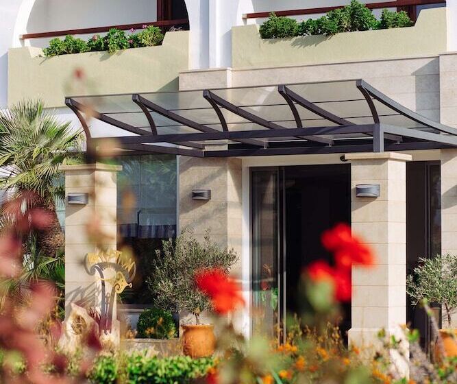 ホテル Alianthos Garden