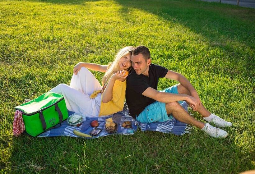 ホテル Alianthos Garden