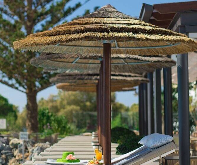 ホテル Alianthos Garden