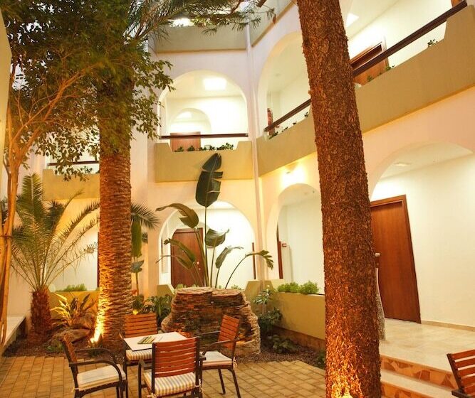 ホテル Alianthos Garden