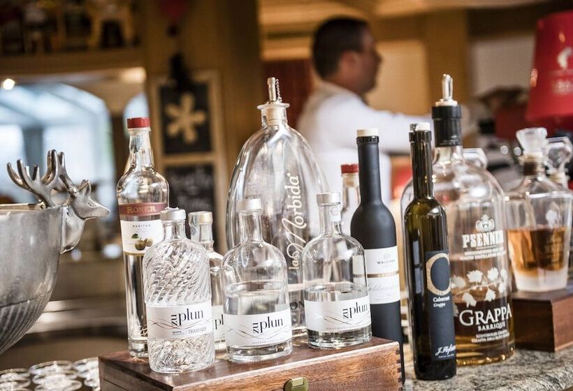 Отель Alpenheim Charming & Spa