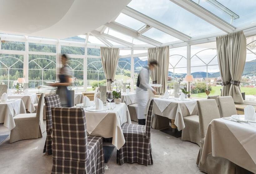 Отель Alpenheim Charming & Spa