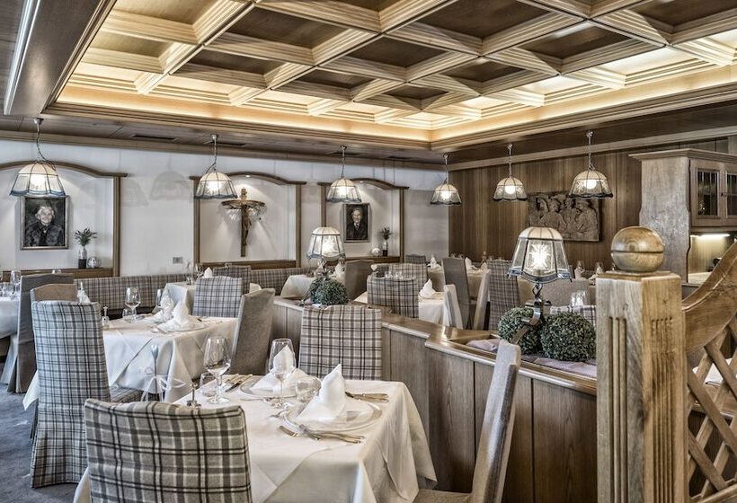 Отель Alpenheim Charming & Spa