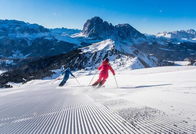 Отель Alpenheim Charming & Spa