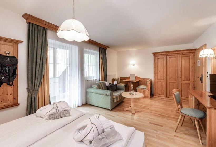 Отель Alpenheim Charming & Spa