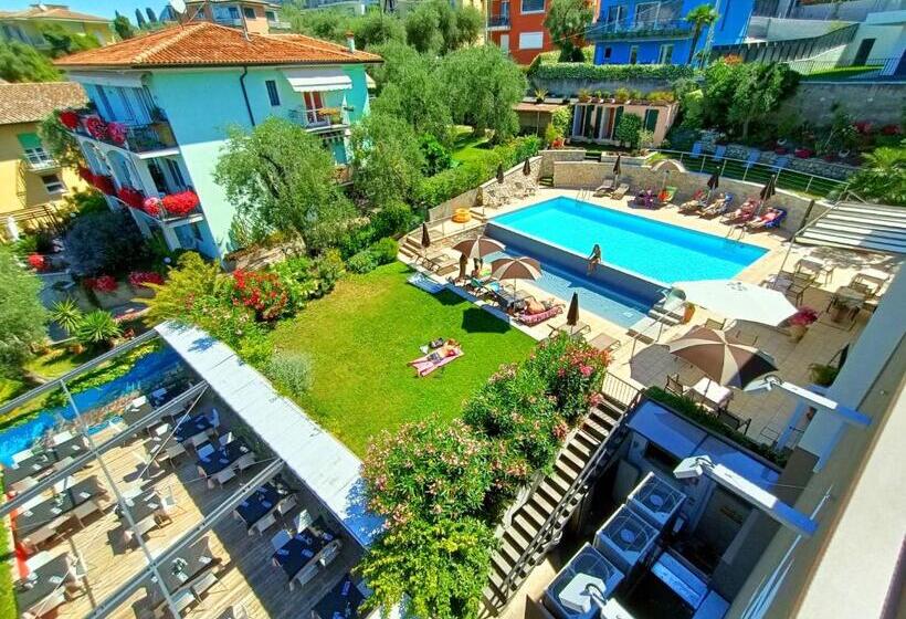 Отель Antonella