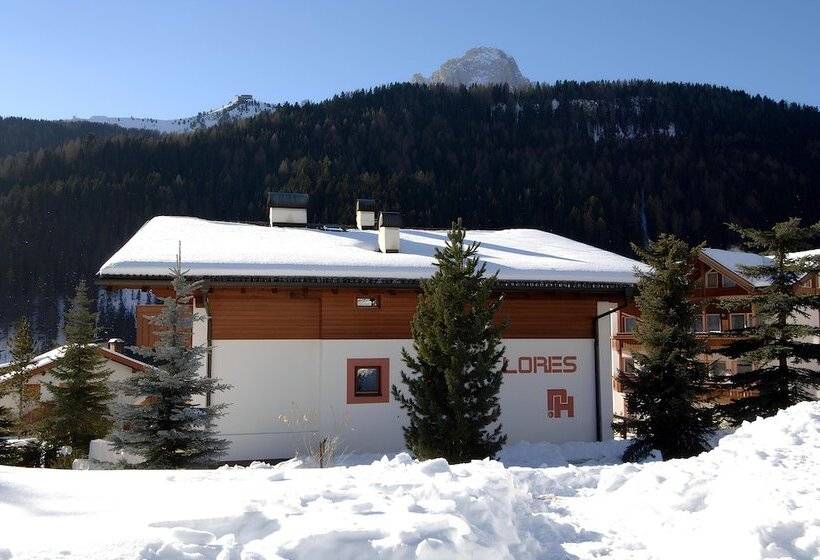 ホテル Apartments Lores