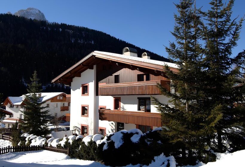 ホテル Apartments Lores