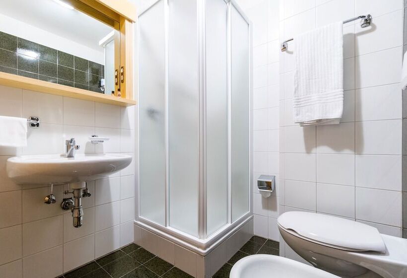 هتل Apartments Lores