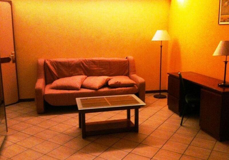 酒店 Assinos Palace