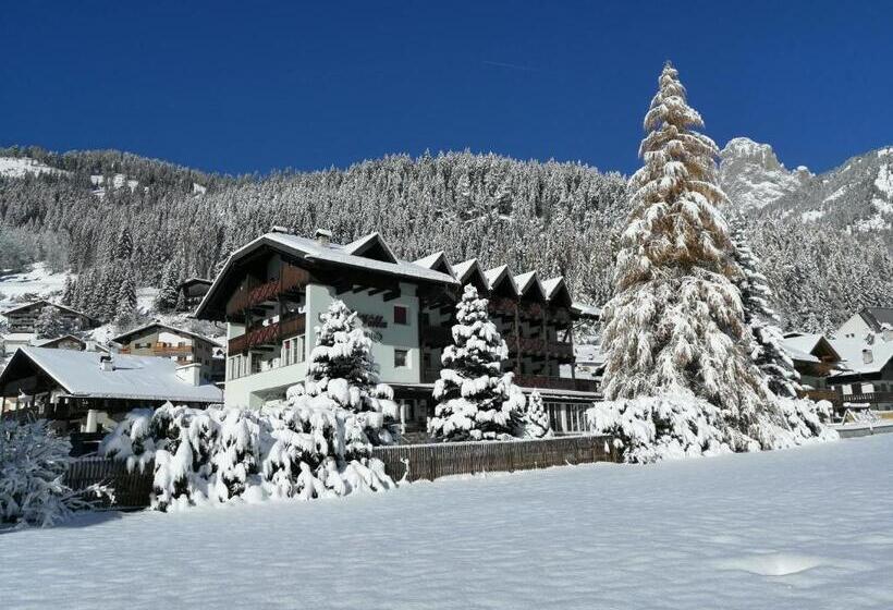 فندق B&b Garni Villa Campitello