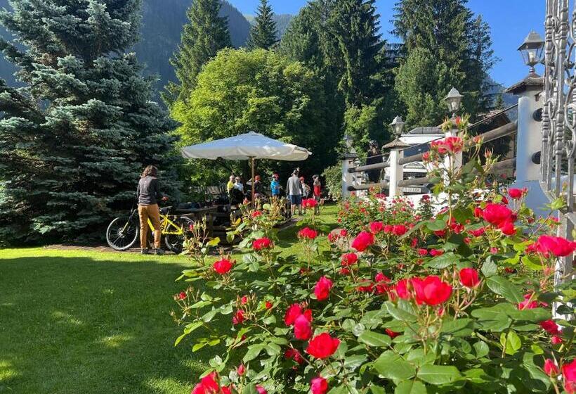 فندق B&b Garni Villa Campitello