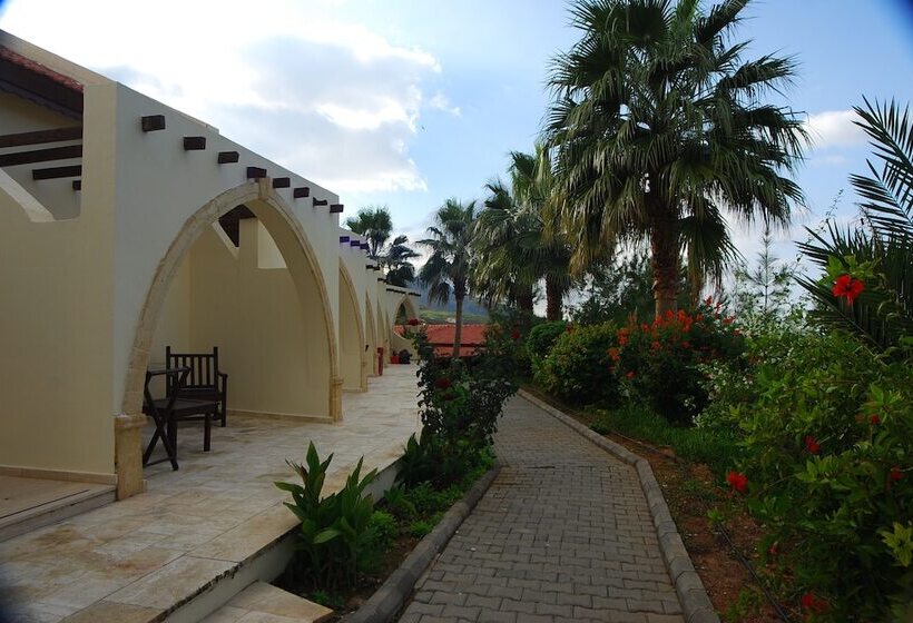 בית מלון כפרי Bellapais Monastery Village