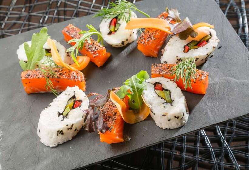 Отель Mercure Aix En Provence La Duranne Gare Tgv