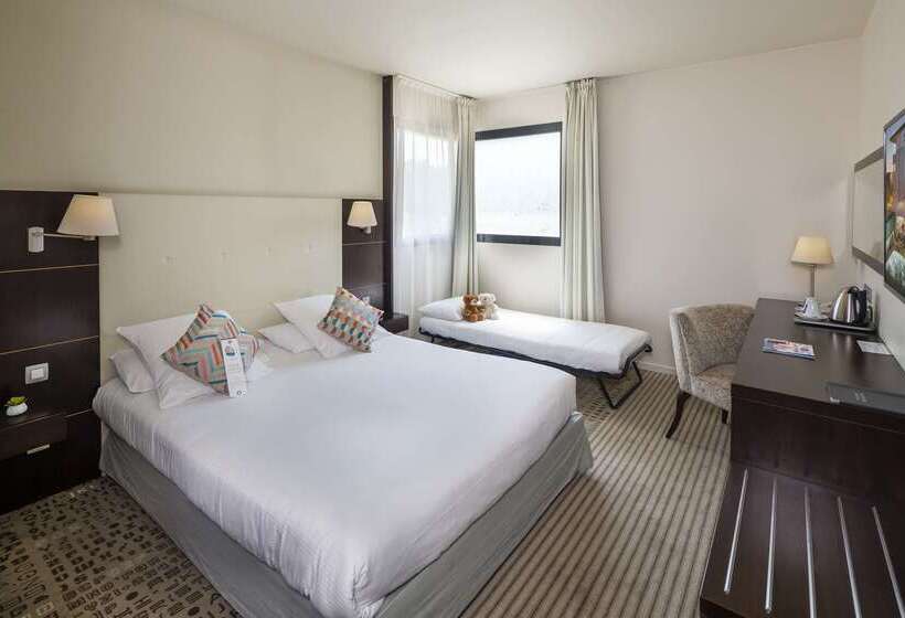 Отель Mercure Aix En Provence La Duranne Gare Tgv