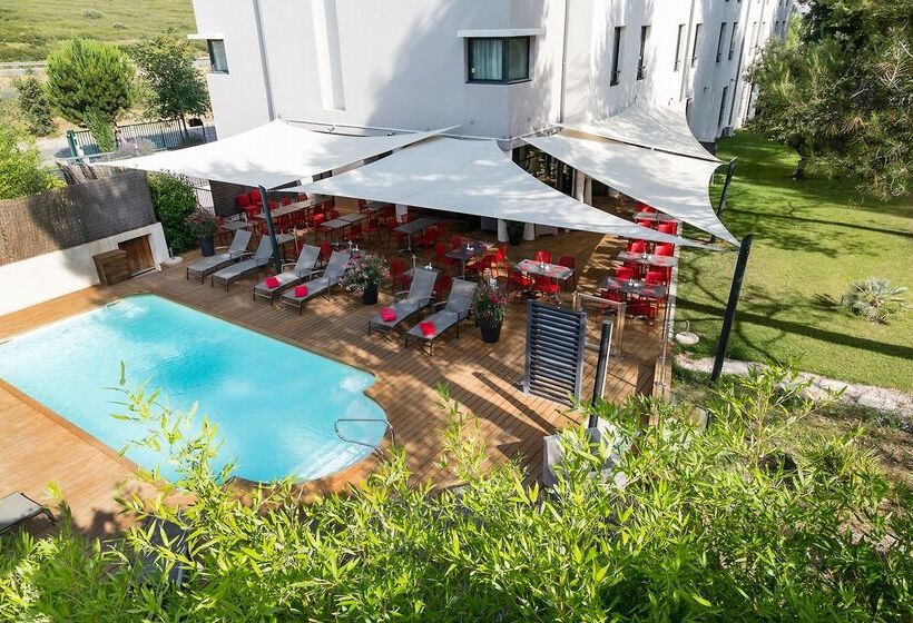 Отель Mercure Aix En Provence La Duranne Gare Tgv