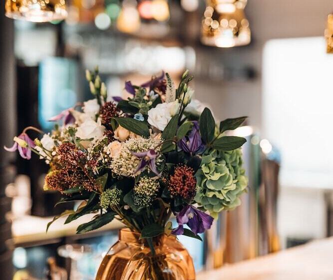 Отель Mercure Aix En Provence La Duranne Gare Tgv