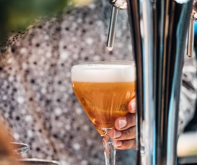 Отель Mercure Aix En Provence La Duranne Gare Tgv