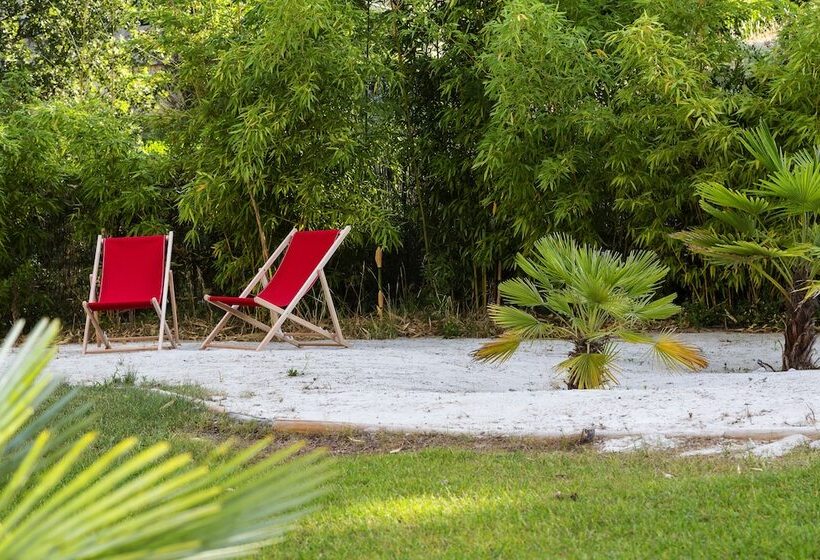 Отель Mercure Aix En Provence La Duranne Gare Tgv