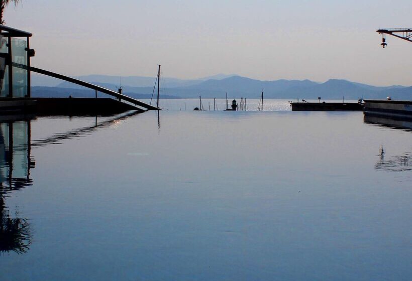 ホテル Best Western Premier Hôtel Du Vieux Port