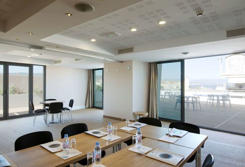 ホテル Best Western Premier Hôtel Du Vieux Port