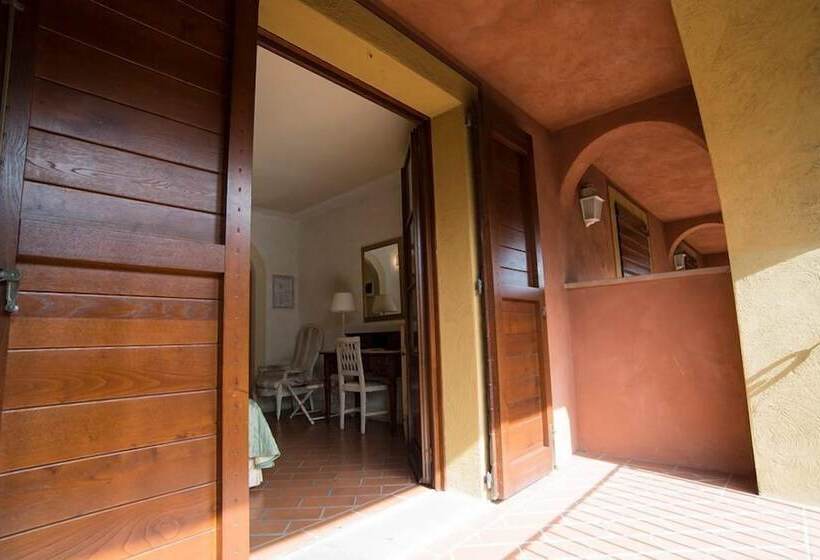 Отель Borgo Il Poeta