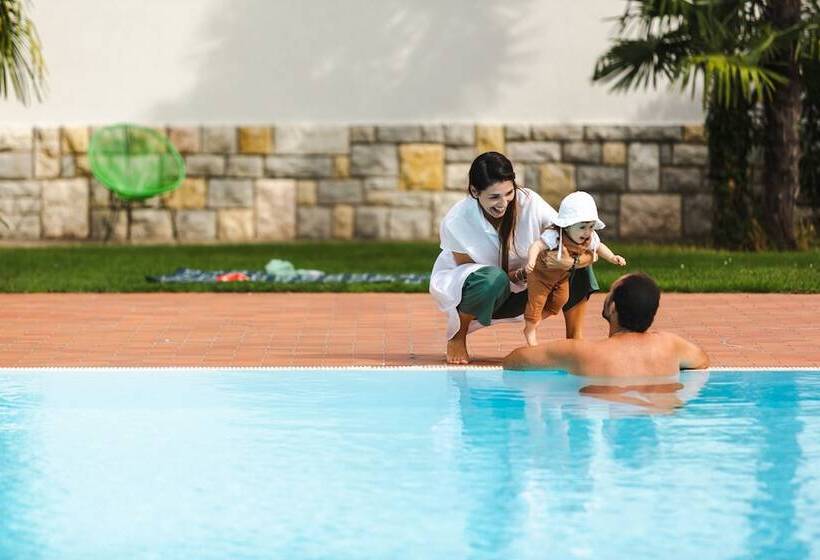 בית מלון כפרי Brione Green Resort