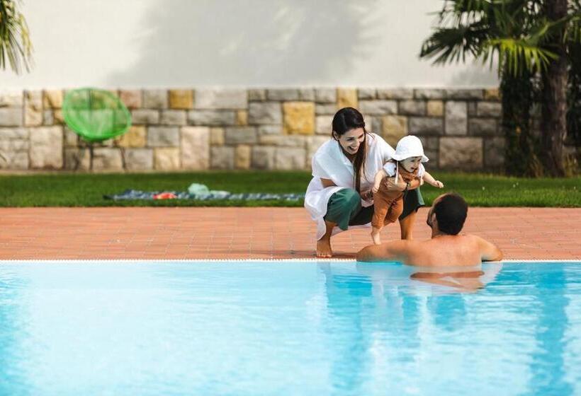 هتل Brione Green Resort