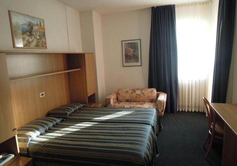 בית מלון כפרי Brione Green Resort